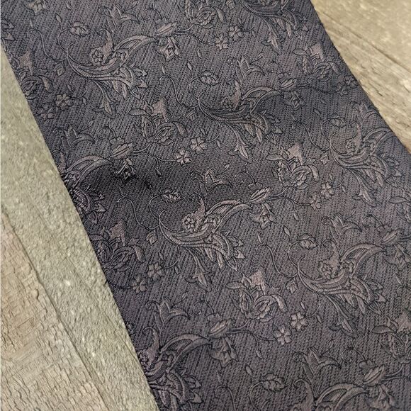 Lavin Paris men's necktie in Brown silk with flower motif - Picture 2 of 6